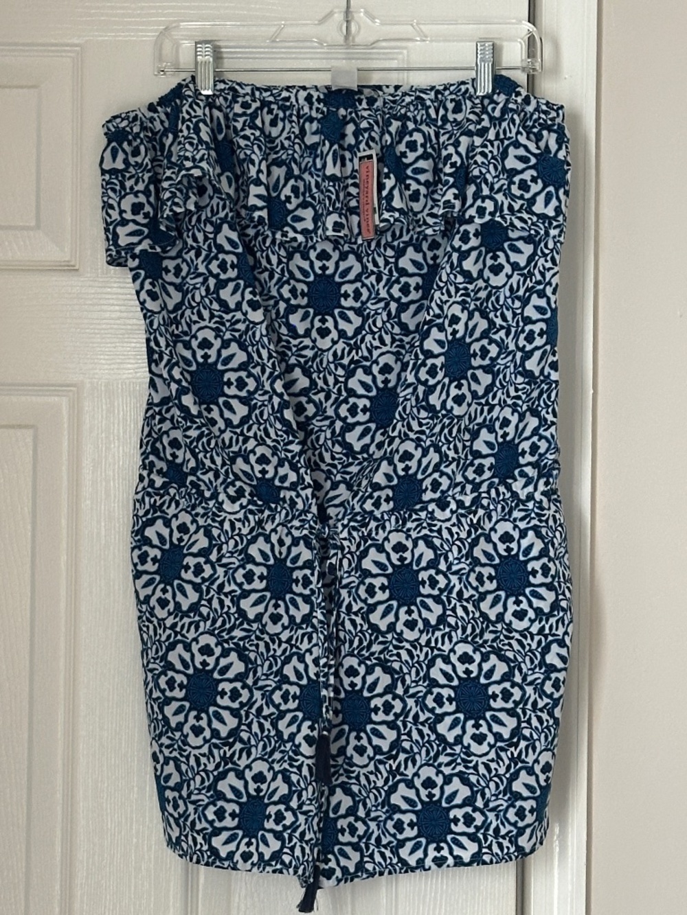 NEW Vineyard Vines Tile Medallion Ruffle Romper Deep Bay White Large L Vacation